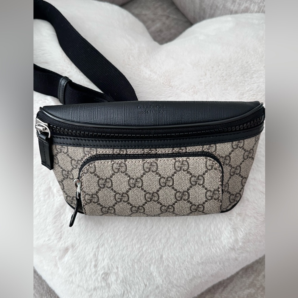 Gucci Black Beige GG Supreme Canvas Belt Bag authentic
